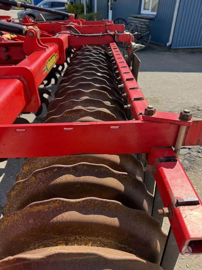 Vaderstad TopDown 500, scrapers, scrubbers