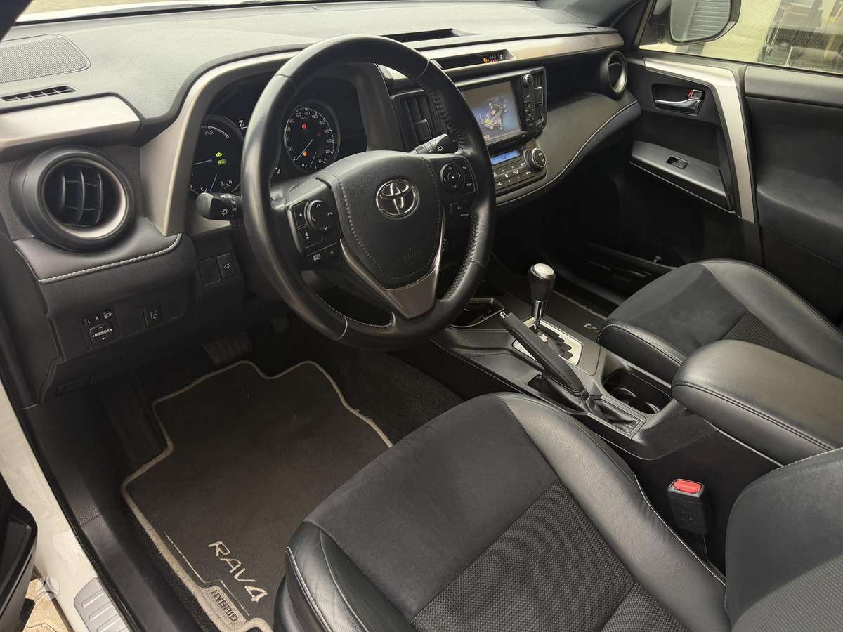 Toyota RAV4 - 7