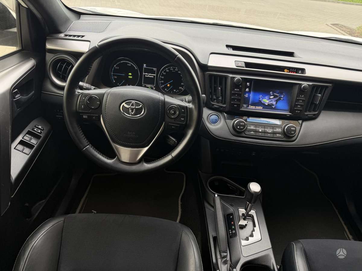 Toyota RAV4 - 9