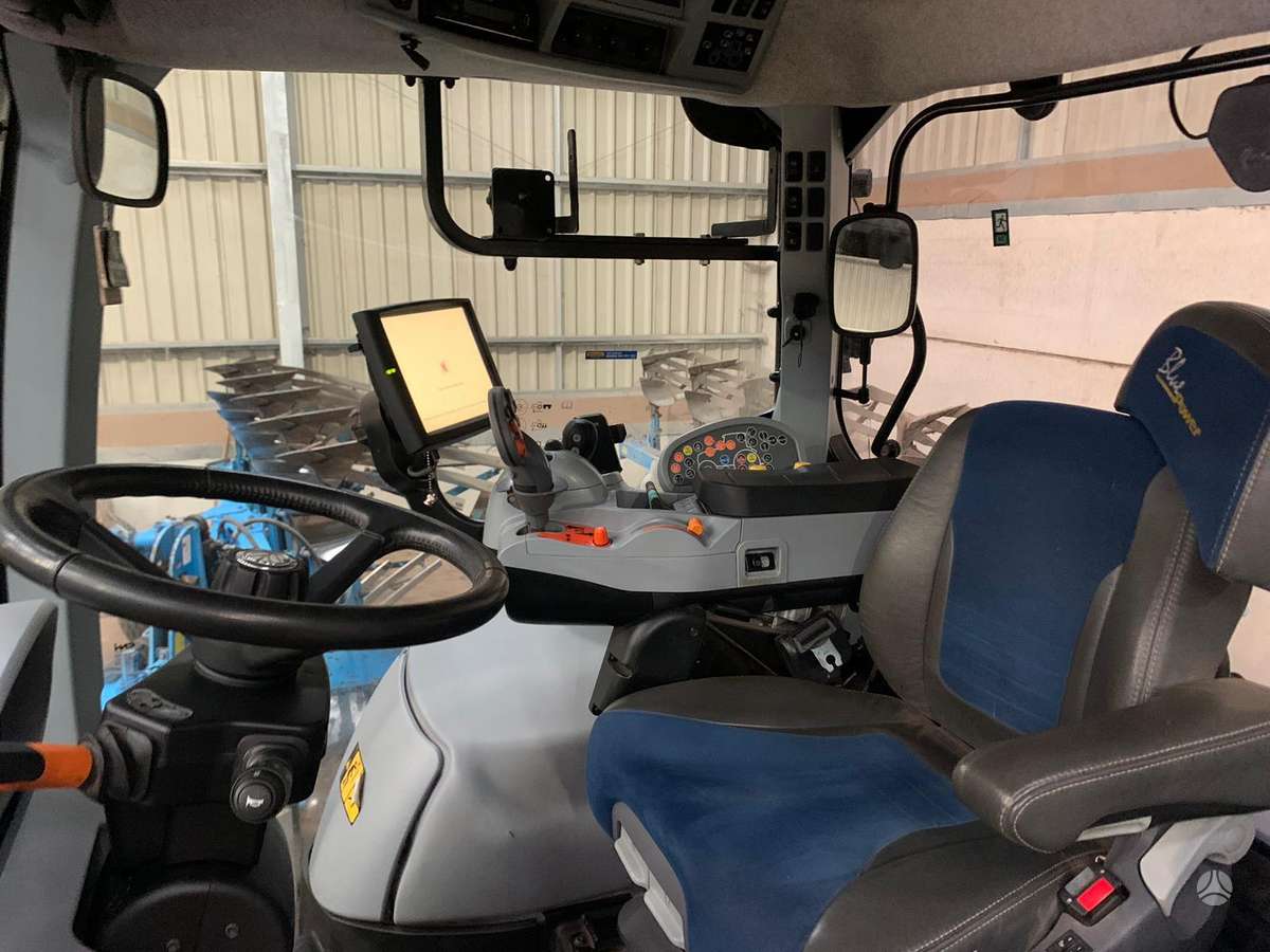 New Holland T7.270, тракторы