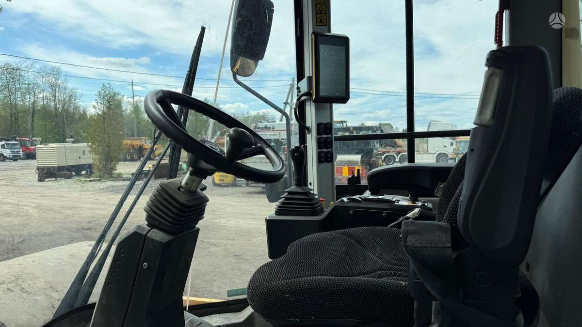 Volvo SD 115B, vibrator / compactor
