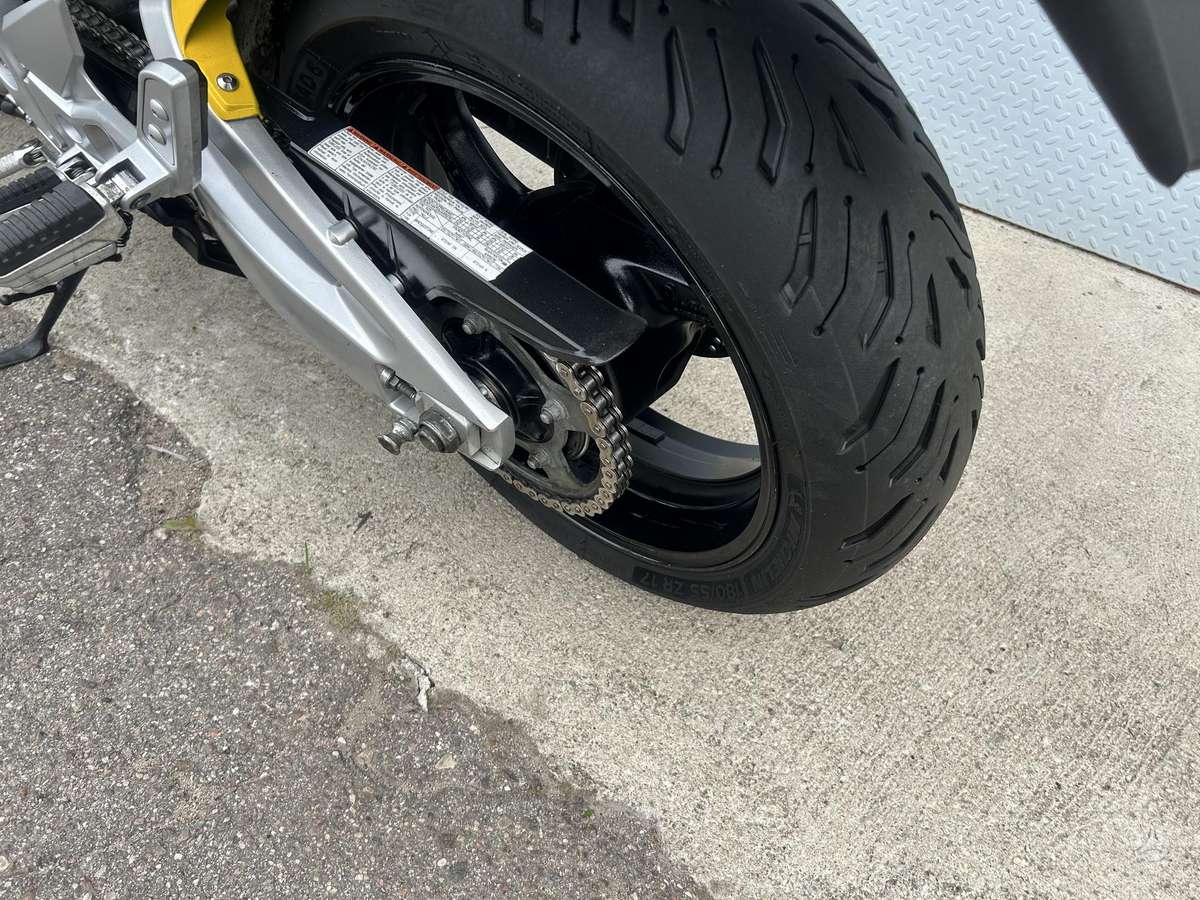 Suzuki GSR 600cc, street / classic