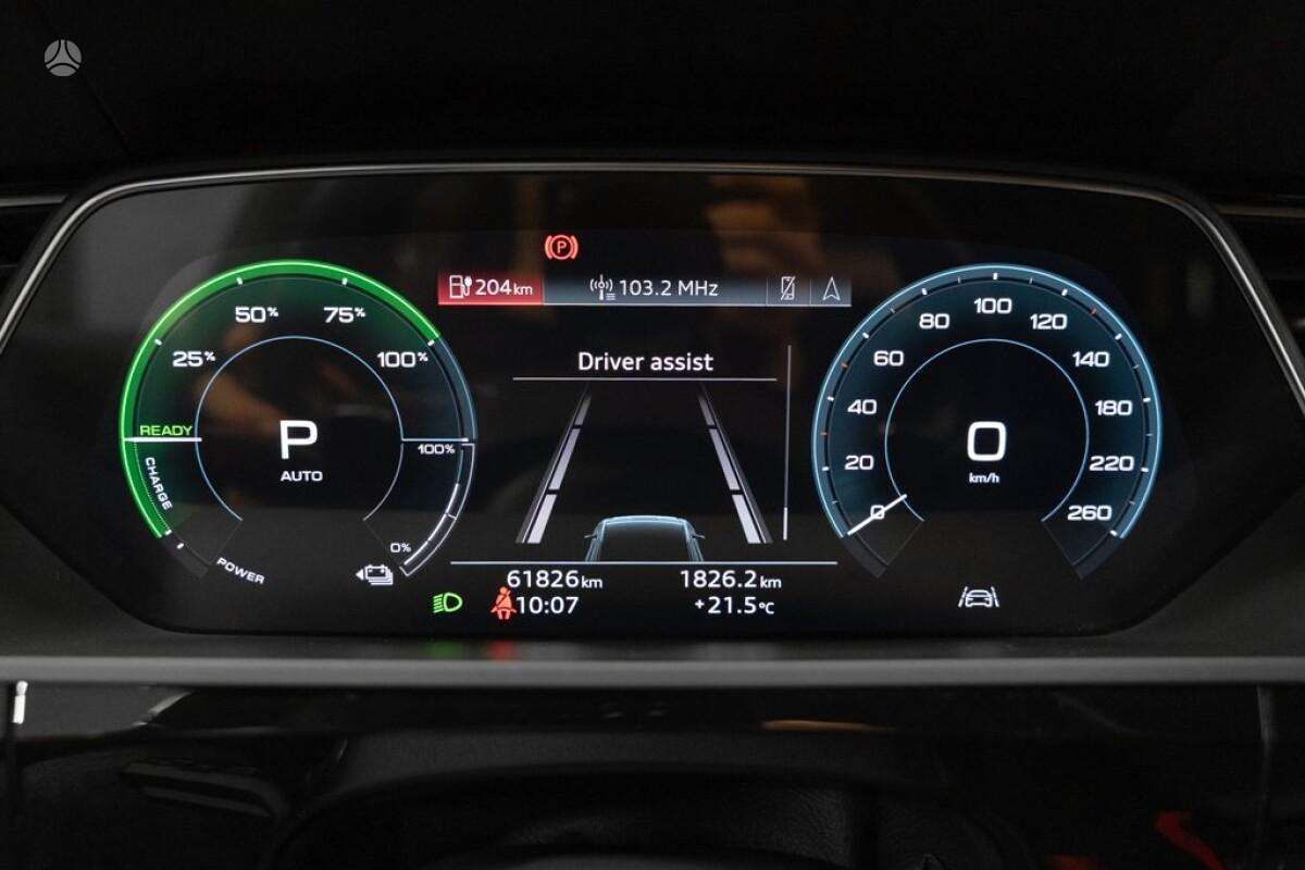 Audi e-tron, Внедорожник / Кроссовер