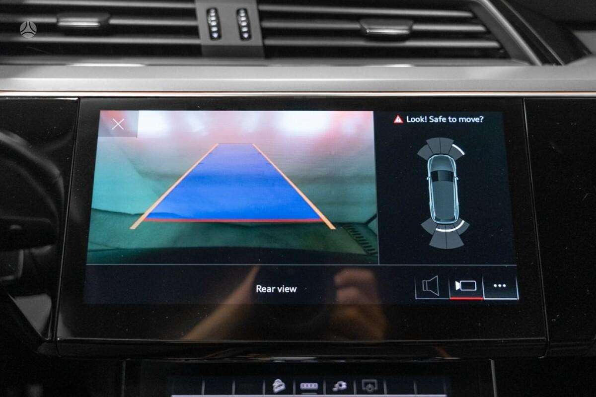 Audi e-tron, Внедорожник / Кроссовер