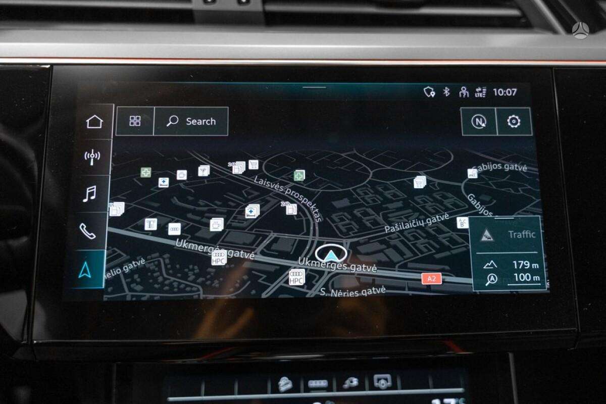 Audi e-tron, Внедорожник / Кроссовер