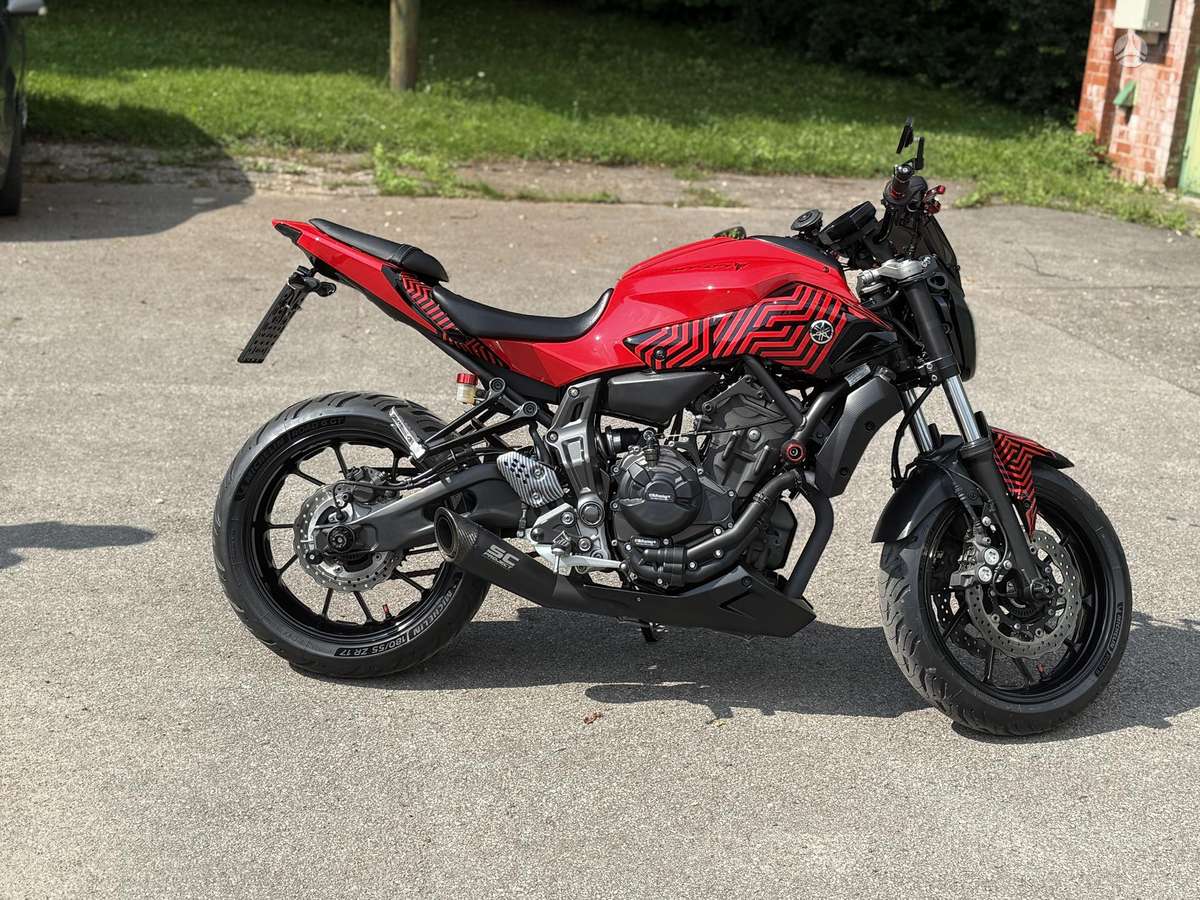 Yamaha MT 07 700cc, street / classic