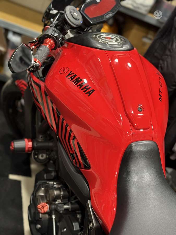 Yamaha MT 07 700cc, street / classic
