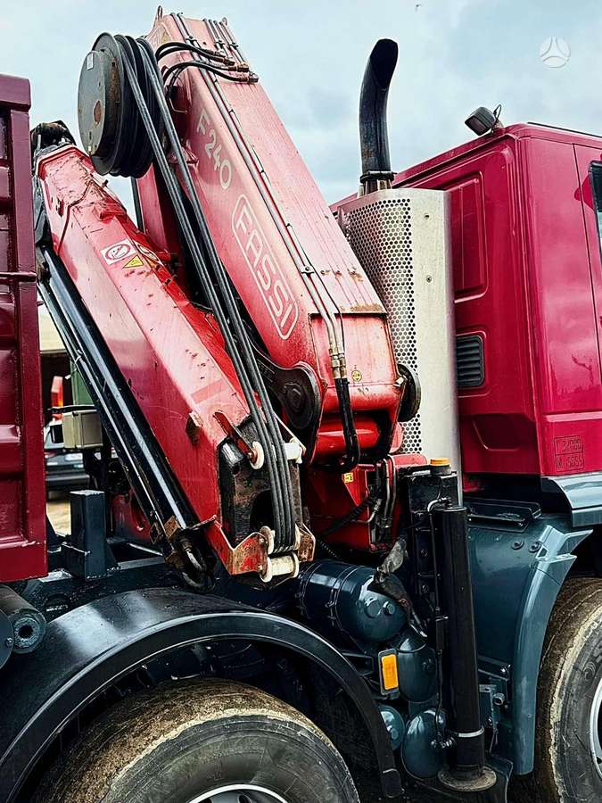 Iveco Trekker, dumpers with crane