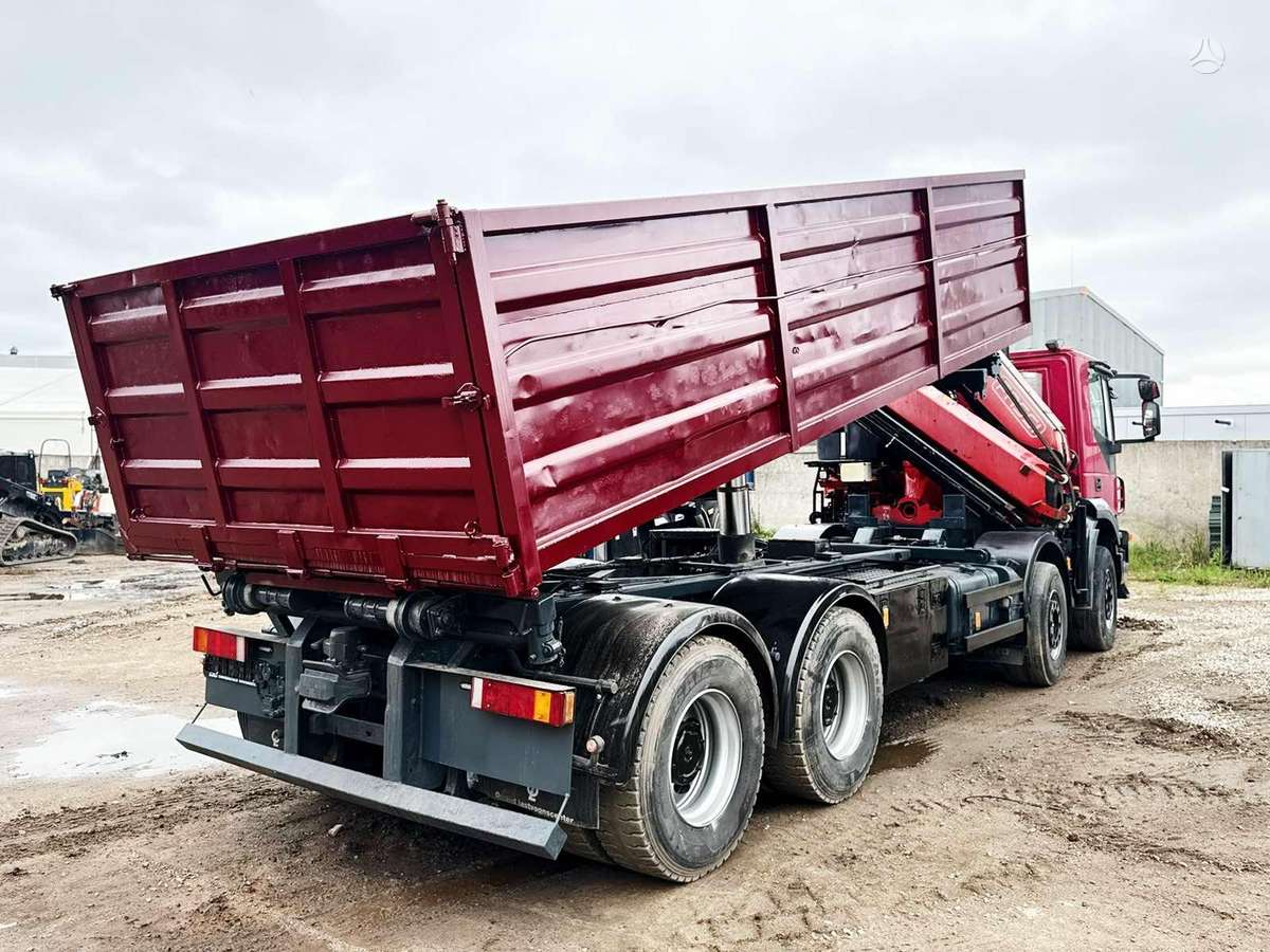 Iveco Trekker, dumpers with crane