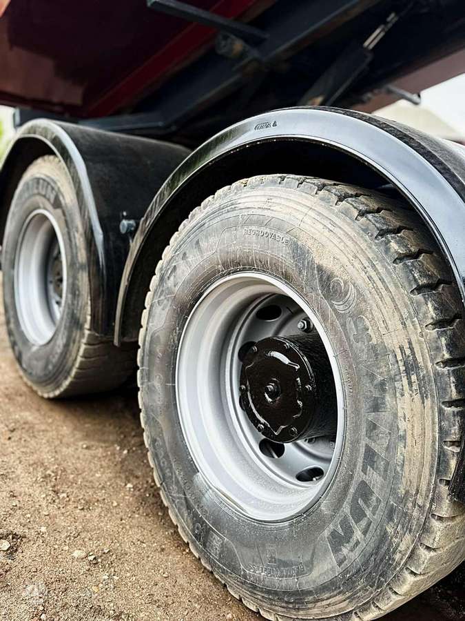 Iveco Trekker, dumpers with crane