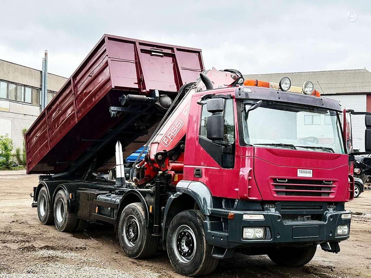 Iveco Trekker, dumpers with crane