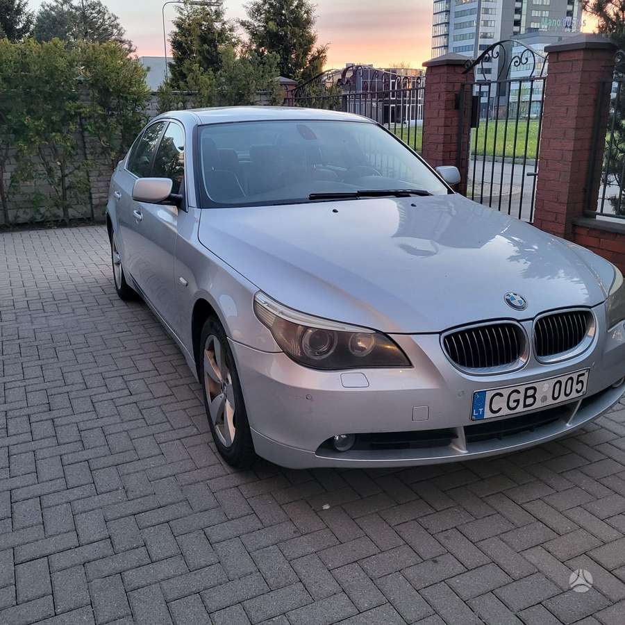 BMW 525, 2.5 l., Седан