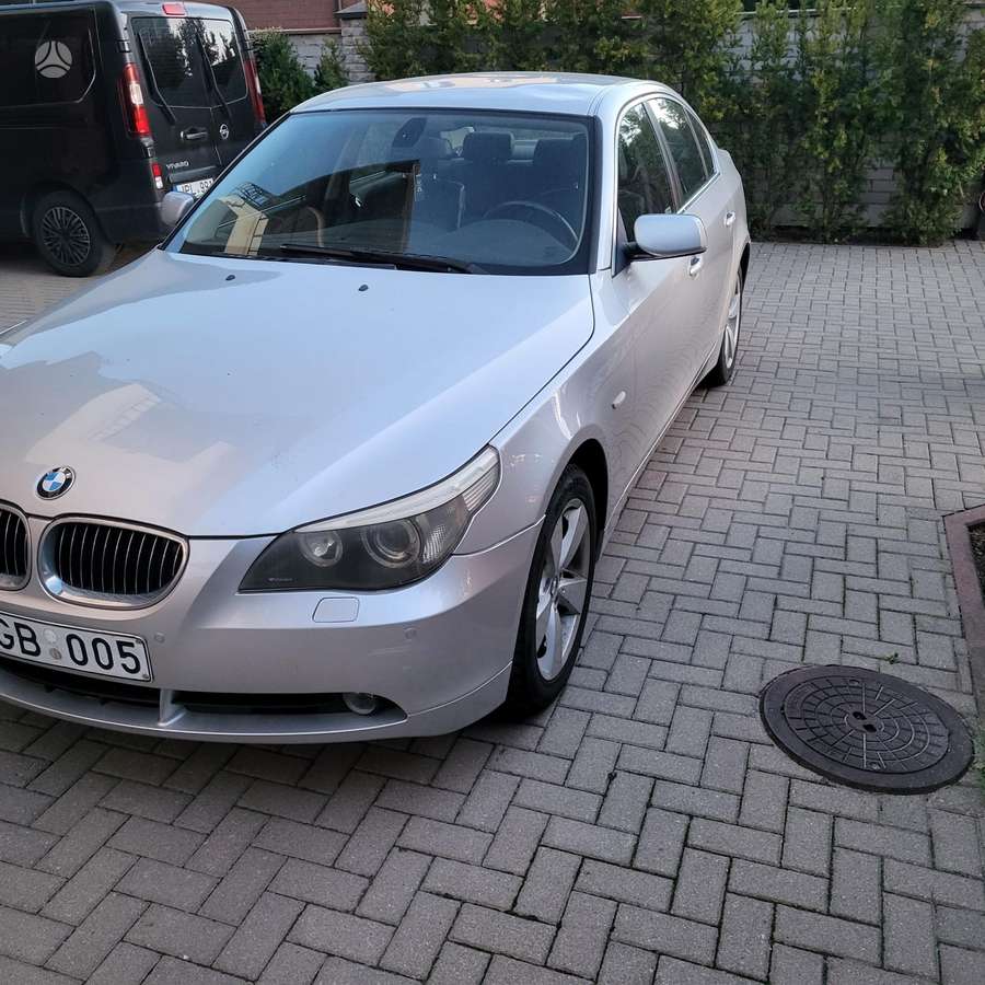 BMW 525, 2.5 l., Седан