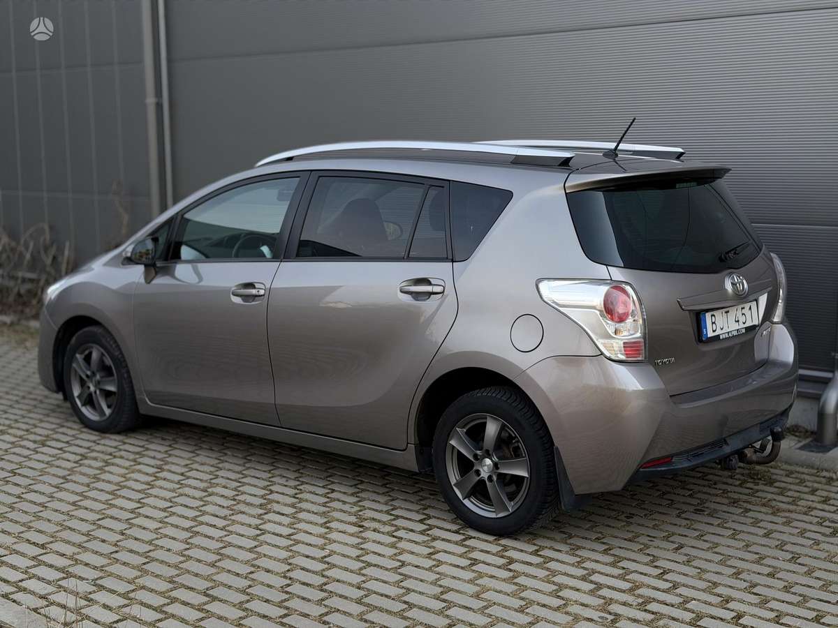 Toyota Verso - 4