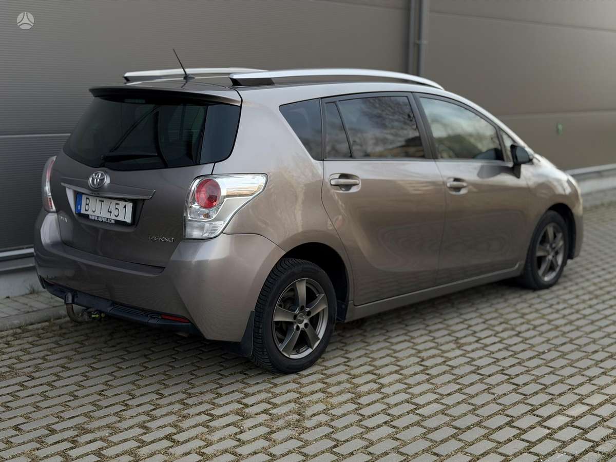 Toyota Verso - 2