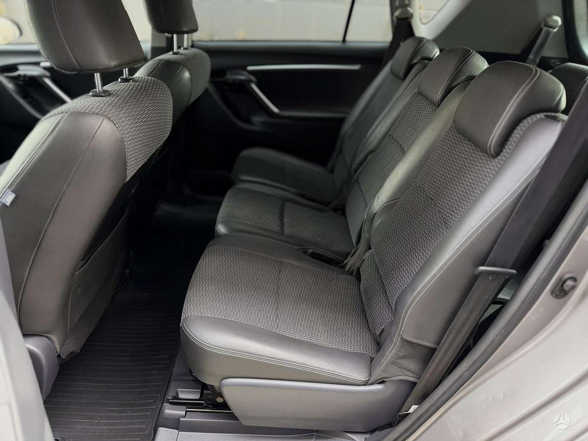 Toyota Verso - 7