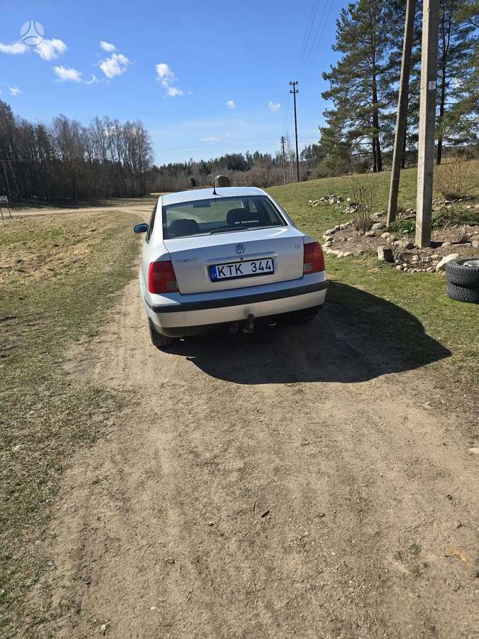 Volkswagen Passat - 4