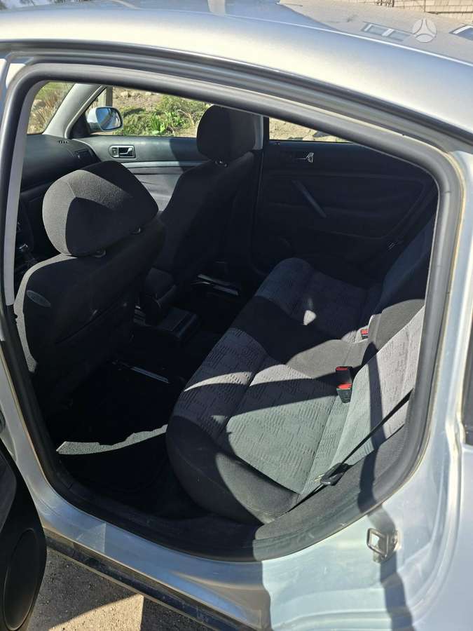 Volkswagen Passat - 5