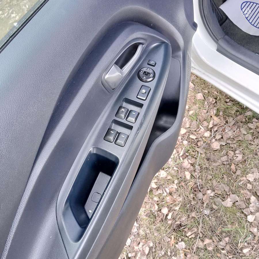 Kia Rio, 1.3 l., hatchback