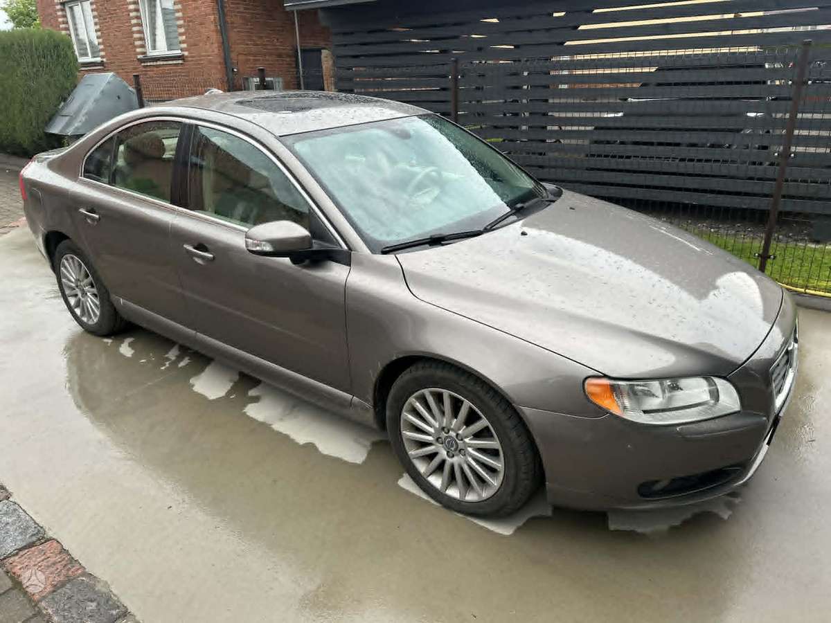 Volvo S80 - 1