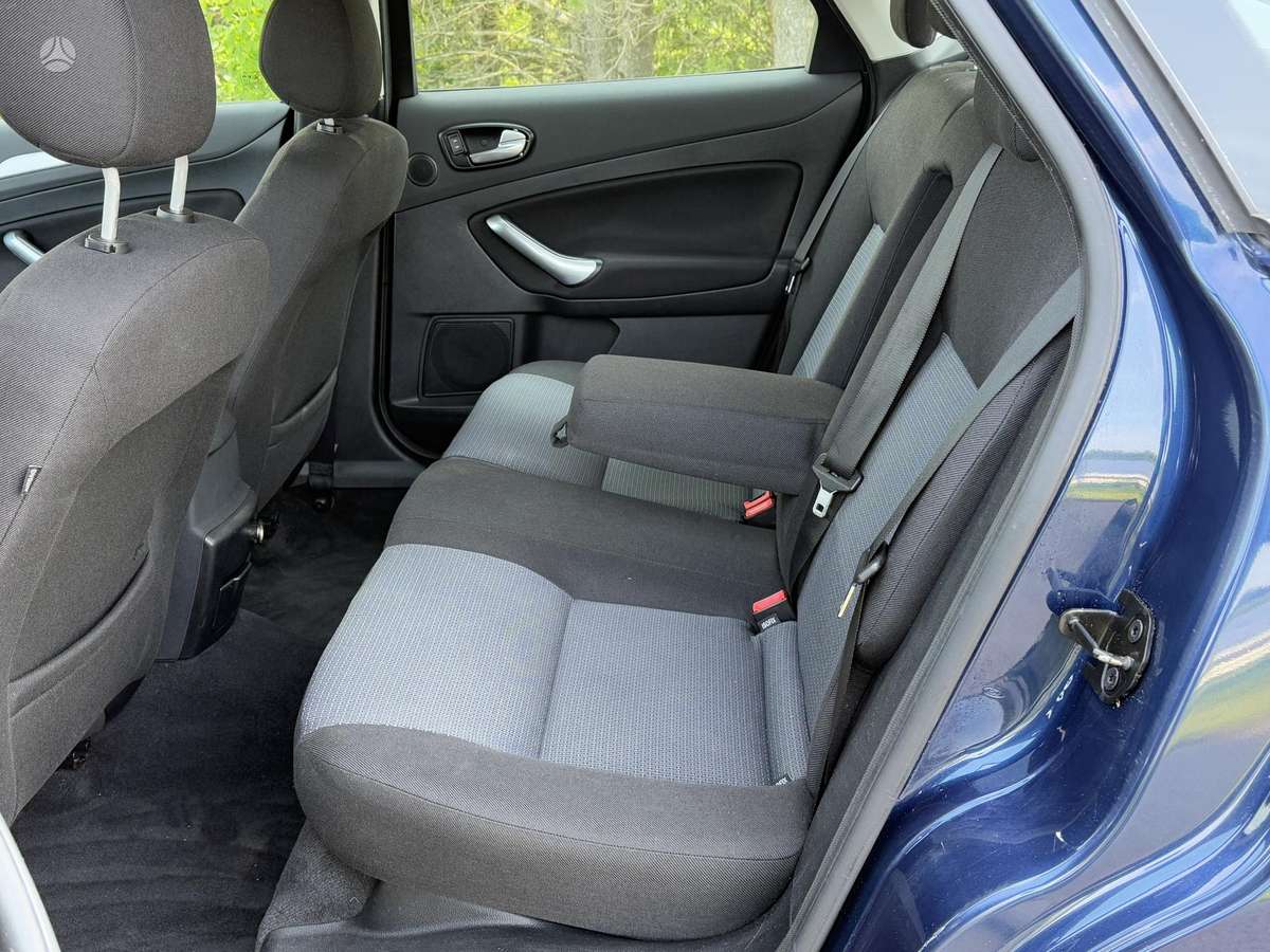 Ford Mondeo, 1.8 l., hatchback