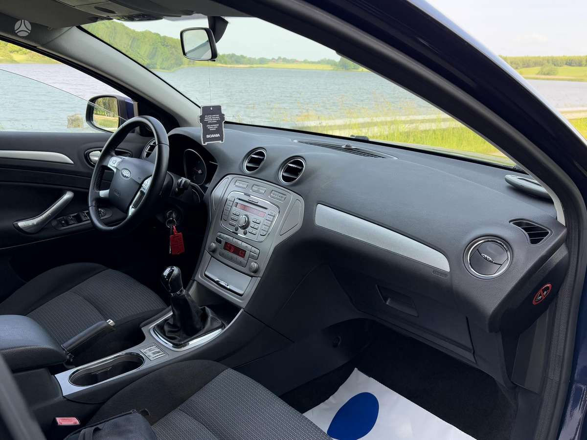 Ford Mondeo, 1.8 l., hatchback