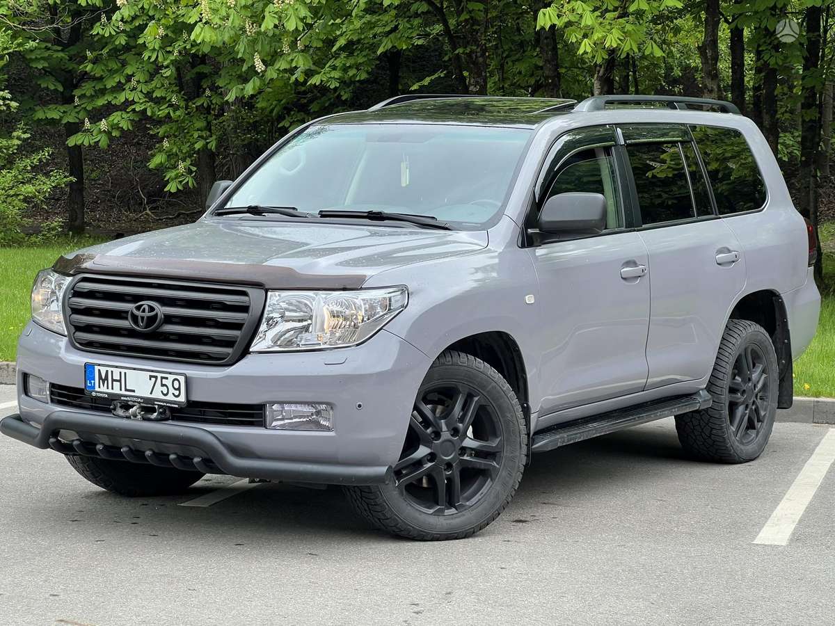 Toyota Land Cruiser - 2