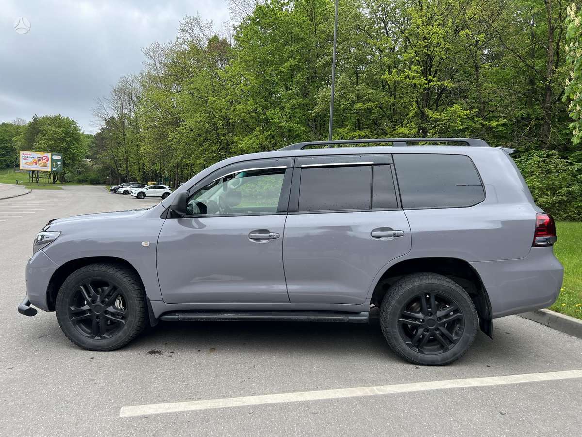 Toyota Land Cruiser - 3