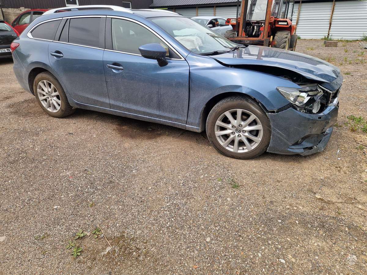 Mazda 6 dalimis