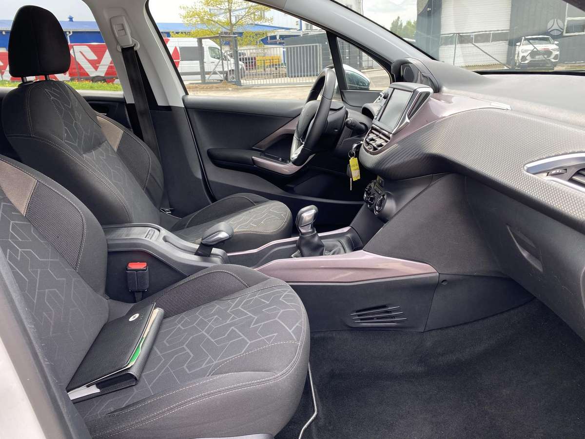 Peugeot 2008 - 6