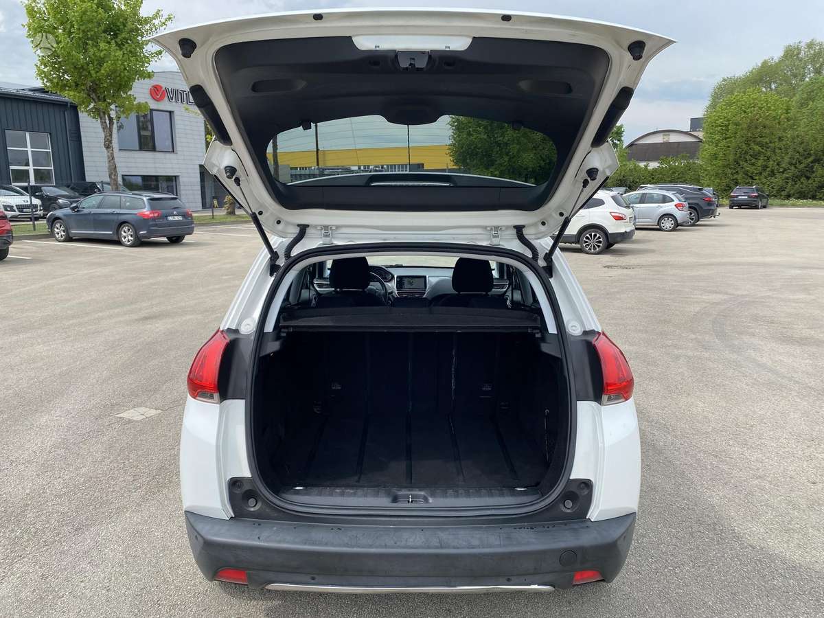 Peugeot 2008 - 8