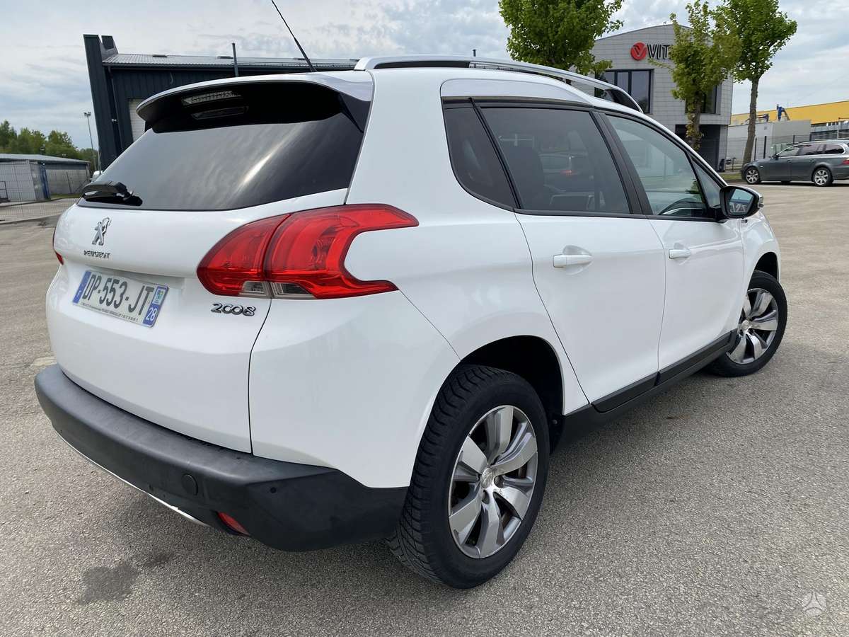 Peugeot 2008 - 4