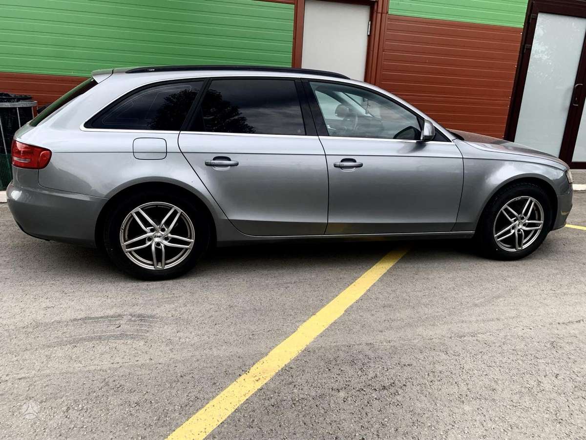 Audi A4, 1.8 l., universalas
