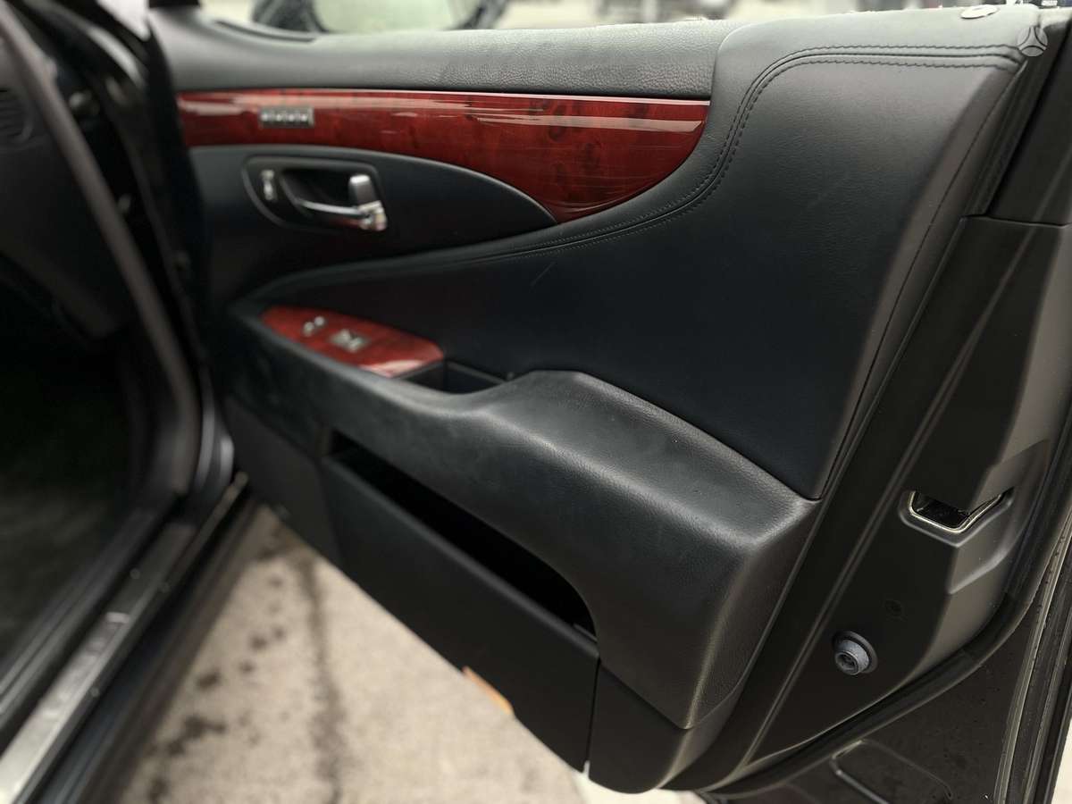 Lexus LS 460, 4.6 l., Седан