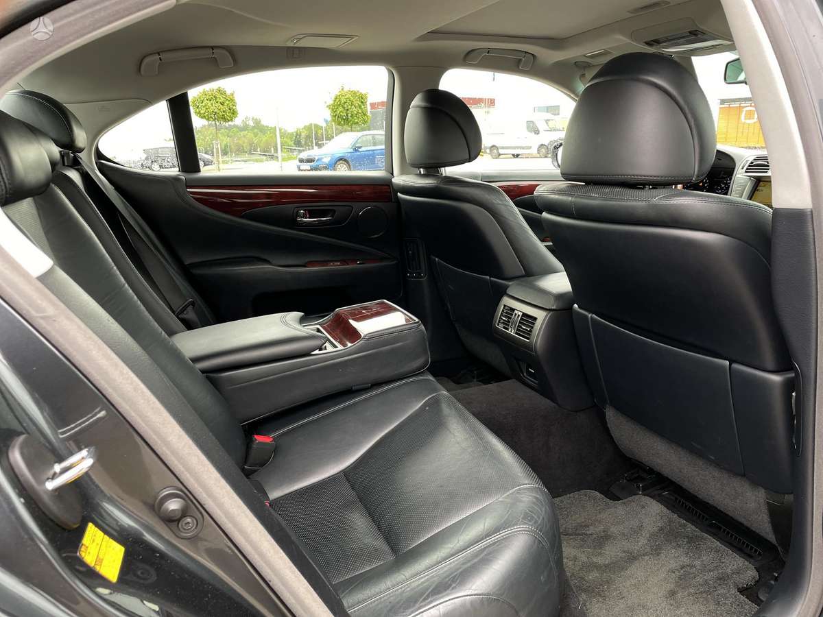 Lexus LS 460, 4.6 l., Седан