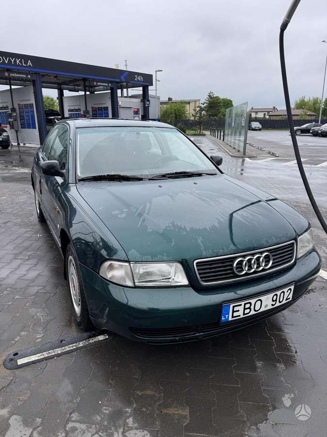 Audi A4, 1.6 l., Седан