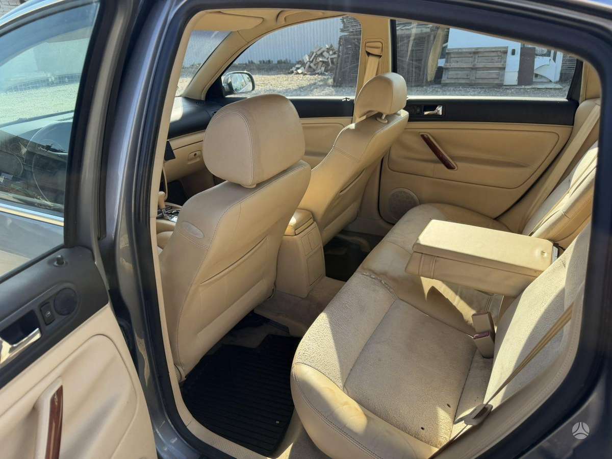 Volkswagen Passat - 12