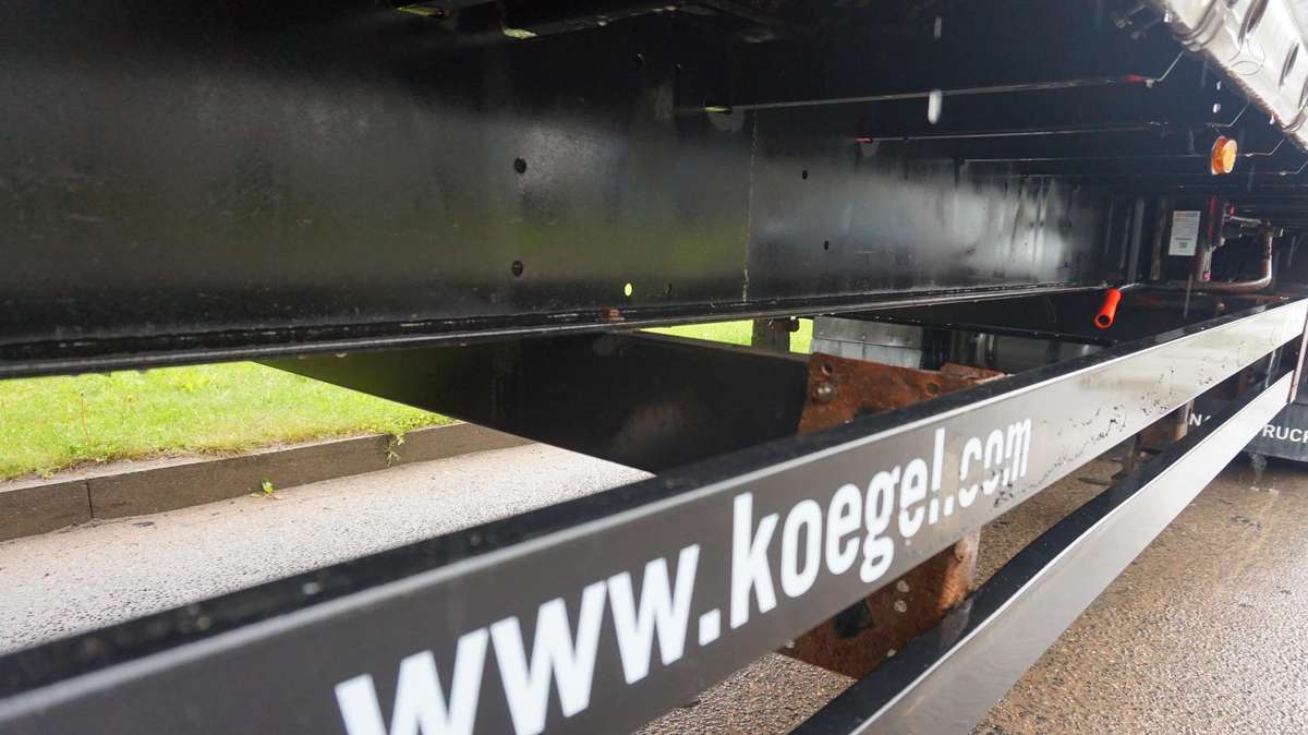 Kögel, užuolaidinės / tentinės