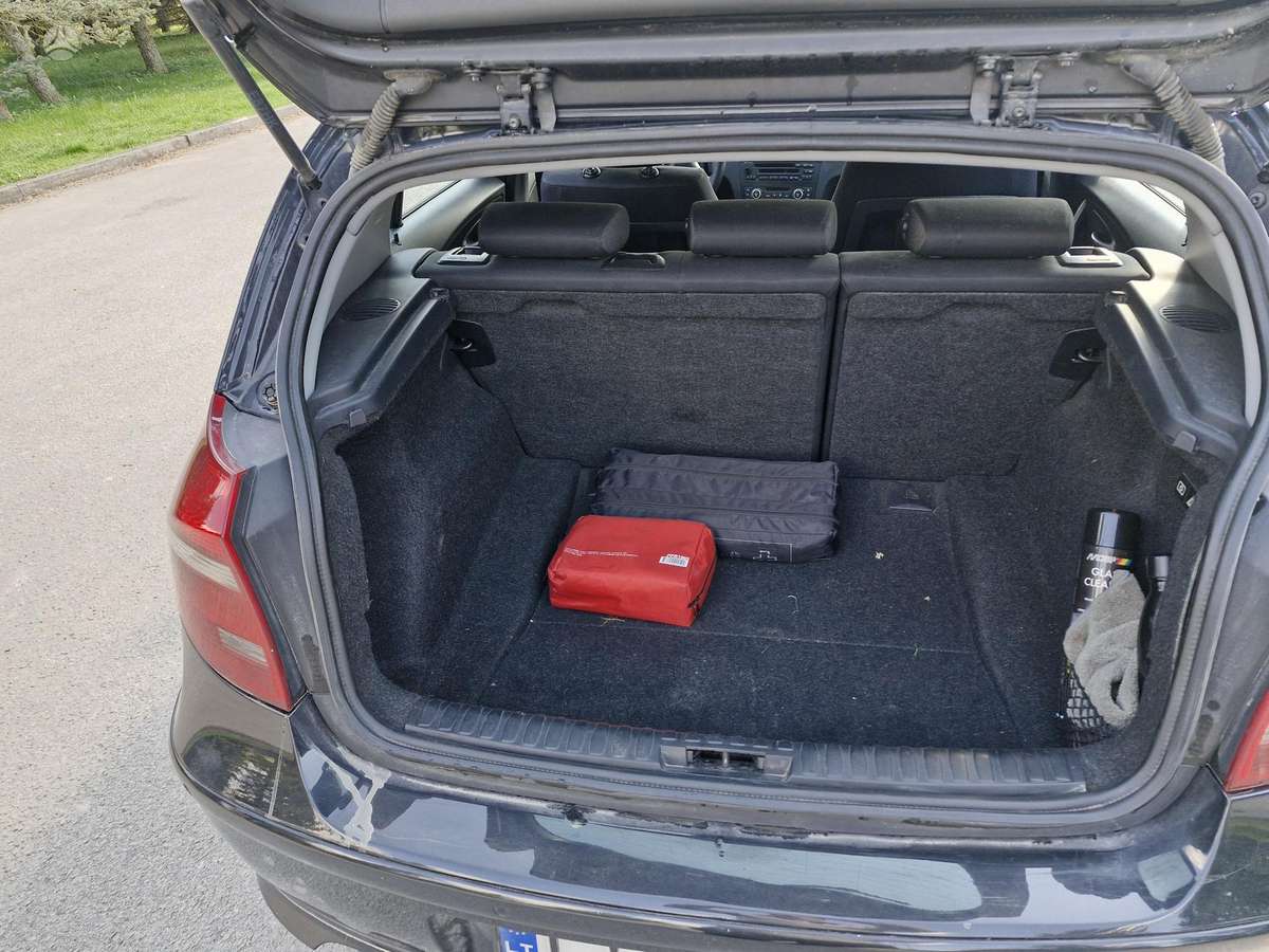 BMW 118, 2.0 l., hatchback