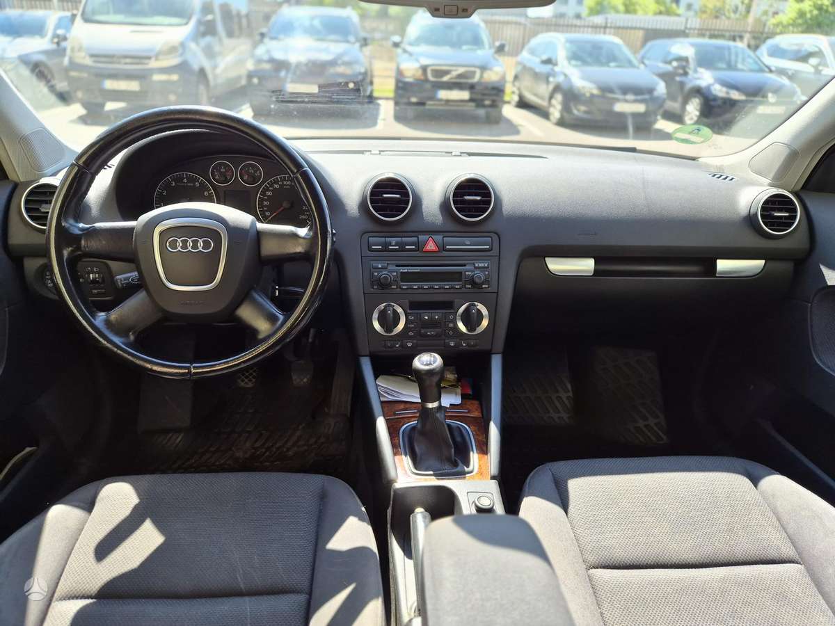 Audi A3, 1.6 l., hatchback