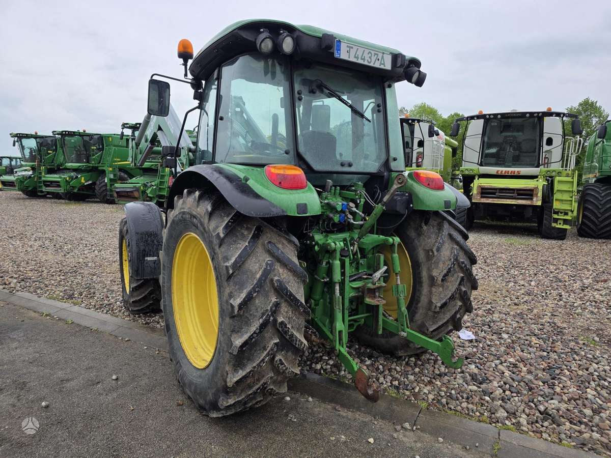 John Deere 5115M, traktoriai
