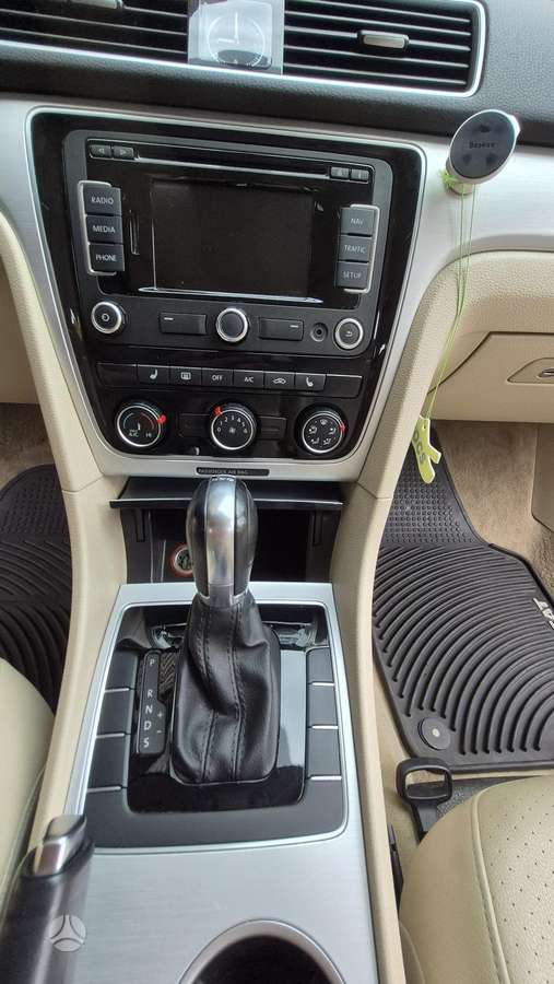 Volkswagen Passat - 7