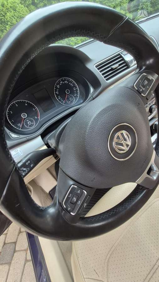 Volkswagen Passat - 8