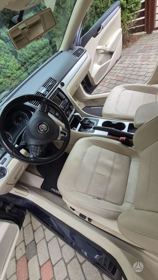 Volkswagen Passat - 10