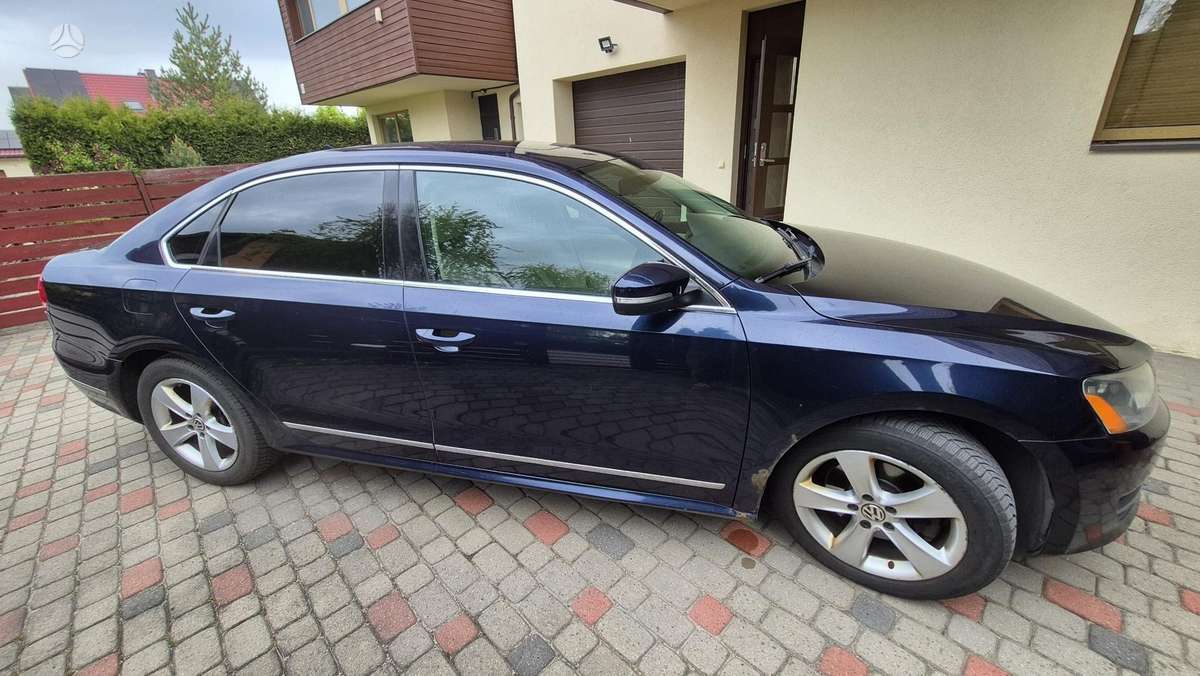 Volkswagen Passat - 4