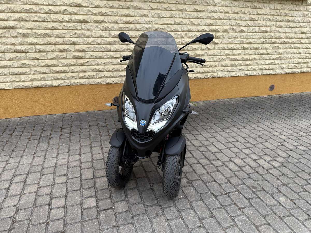Piaggio MP3 278cc, tricikli