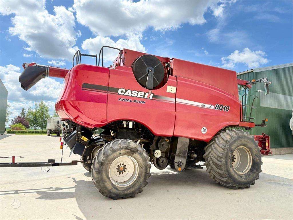 Case-IH 8010, комбайны