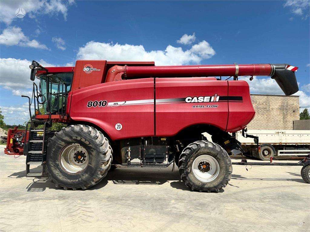Case-IH 8010, комбайны