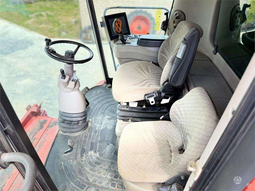 Case-IH 8010, kombainai