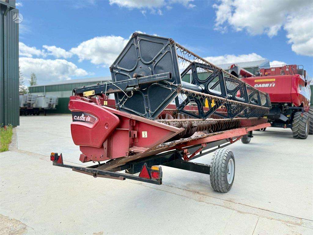Case-IH 8010, kombainai
